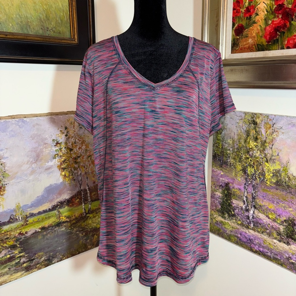 🐠 Xersion Pink and Blue Short Sleeve Tee